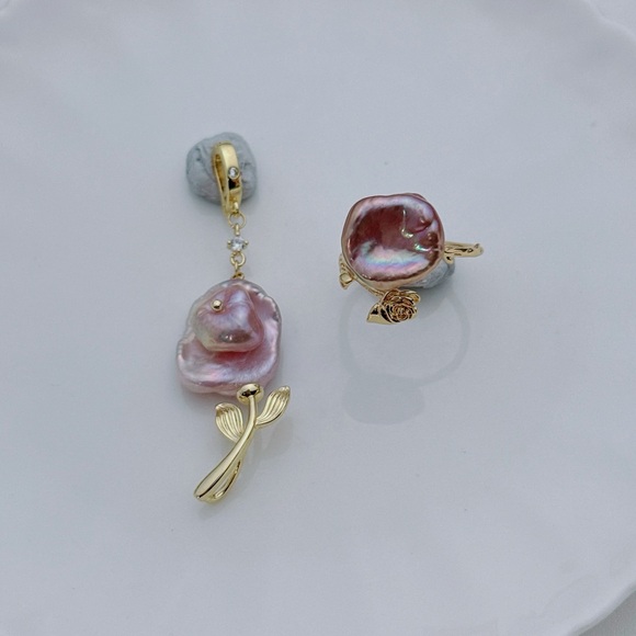 P88 Handmade Flower Petal Freshwater Pearl Ring and Pendant Set